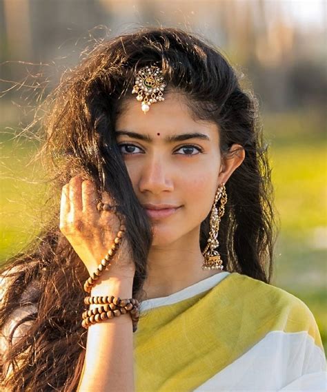 sai pallavi photos download|More.